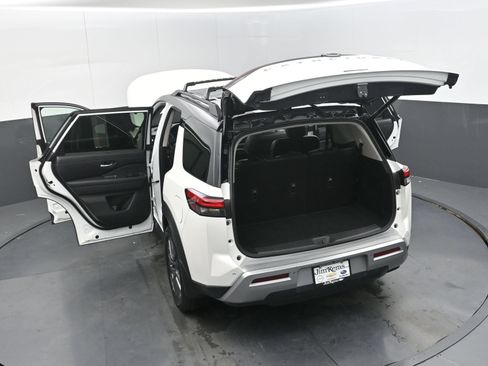 Used 2024 Nissan Pathfinder SL w/ SL Premium Package FWD image 41