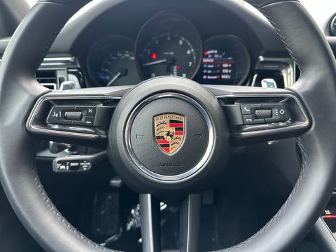 Certified 2025 Porsche Macan AWD/4WD image 25