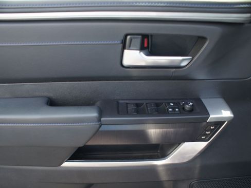 Used 2023 Toyota Sequoia Platinum AWD/4WD image 30