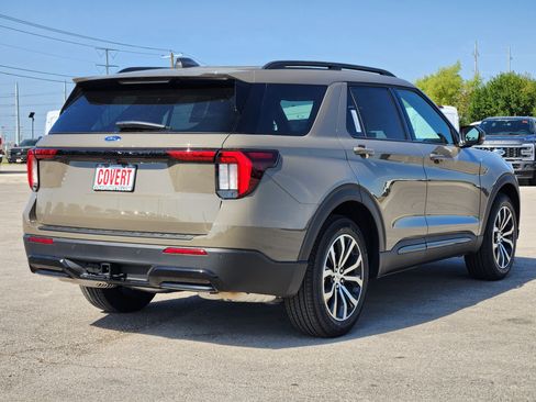 New 2026 Ford Explorer ST-Line RWD image 4