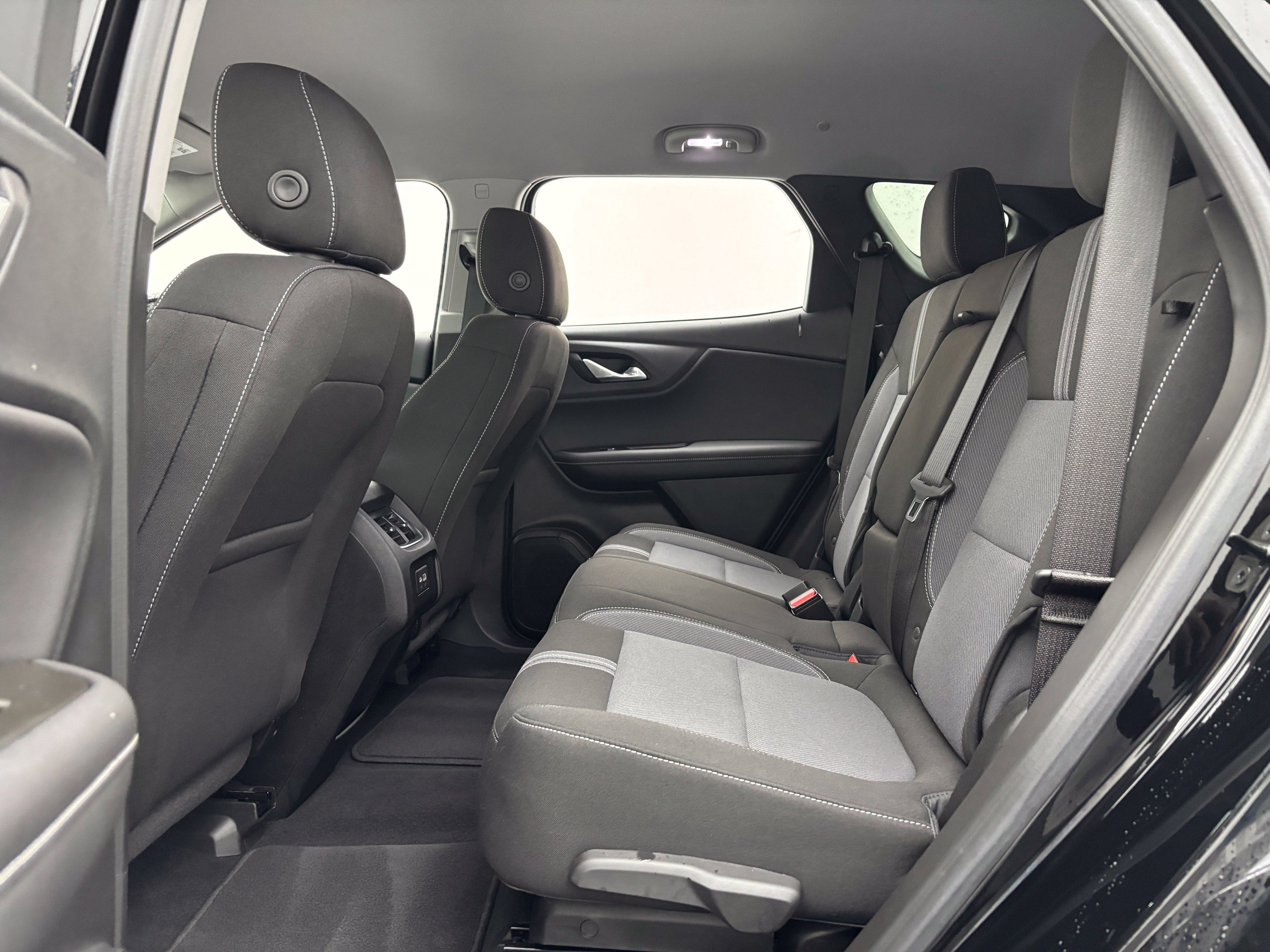 Used 2023 Chevrolet Blazer LT w/ Midnight/Sport Edition FWD image 36