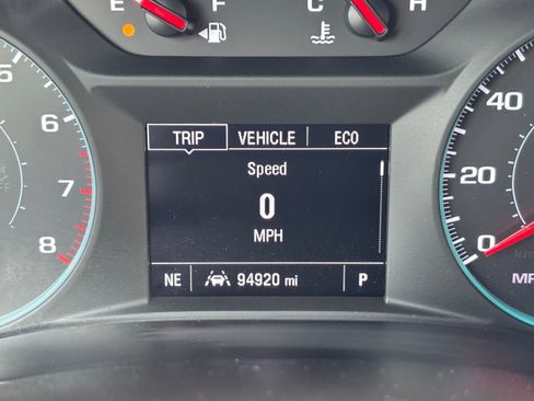 Used 2023 Chevrolet Traverse LS FWD image 27