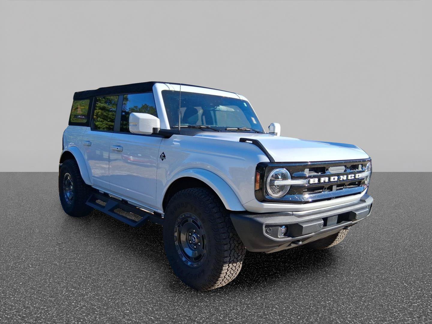 Used 2022 Ford Bronco Outer Banks AWD/4WD image 2