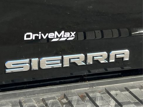 Used 2018 GMC Sierra 1500 SLT w/ SLT Premium Package AWD/4WD image 29