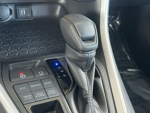 Used 2025 Toyota RAV4 XLE image 24