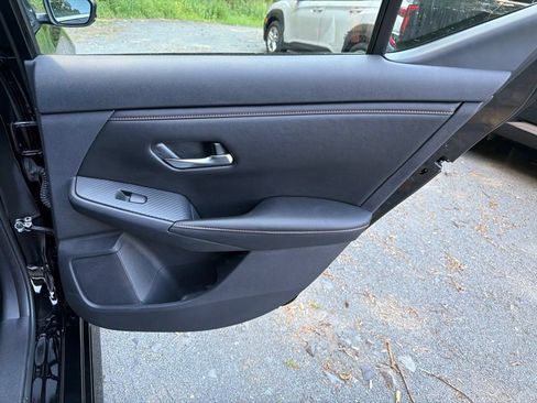 Used 2023 Nissan Sentra SR w/ SR Premium Package FWD image 12