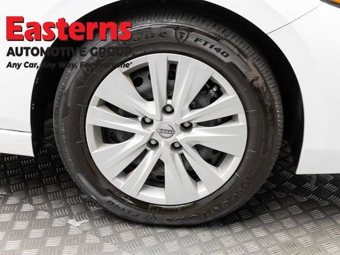 Used 2024 Nissan Sentra S FWD image 30