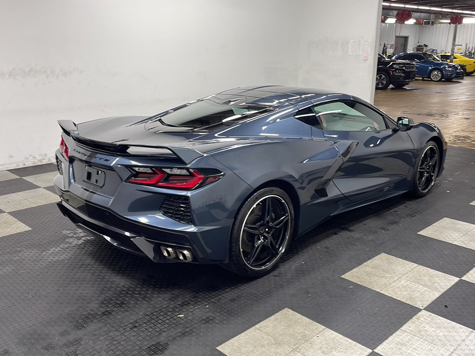 Used 2020 Chevrolet Corvette Stingray Preferred Cpe w/ 2LT Preferred Equipment Group RWD image 17