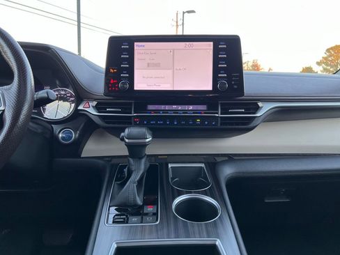 Used 2022 Toyota Sienna Platinum image 25