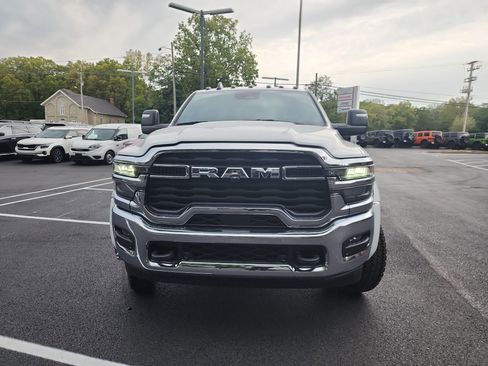 New 2026 RAM 5500 4x4 Crew Cab image 17
