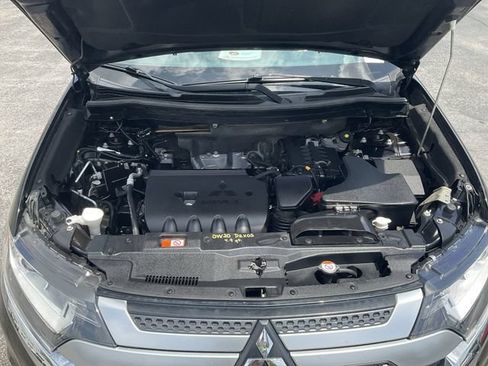 Used 2019 Mitsubishi Outlander ES AWD/4WD image 33