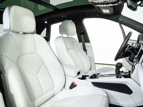 New 2026 Porsche Macan S AWD/4WD image 24