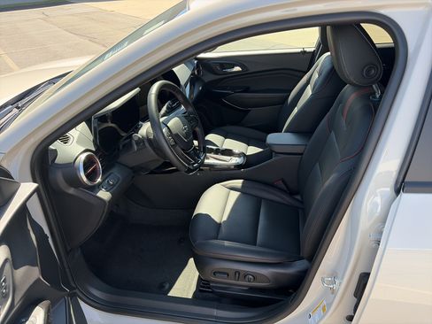 Used 2026 Chevrolet Trax RS w/ Sunroof Package FWD image 9