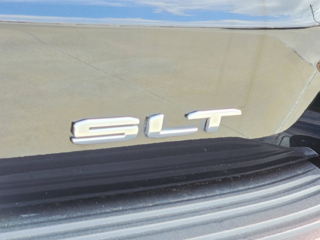 Used 2022 GMC Yukon SLT w/ SLT Premium Package AWD/4WD image 12