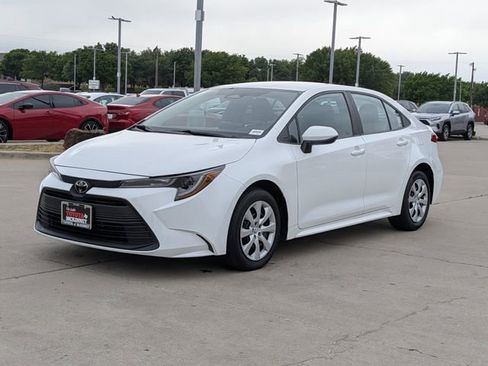 Used 2024 Toyota Corolla LE FWD image 9