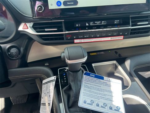 New 2026 Toyota Sienna Platinum image 11