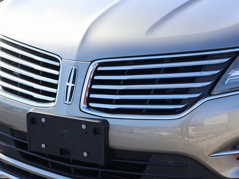 Used 2017 Lincoln MKC Reserve image 2