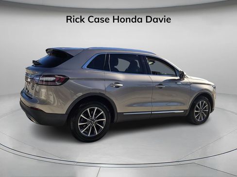 Used 2021 Lincoln Nautilus FWD image 5