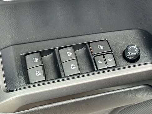 Used 2023 Toyota Tacoma TRD Off-Road AWD/4WD image 12