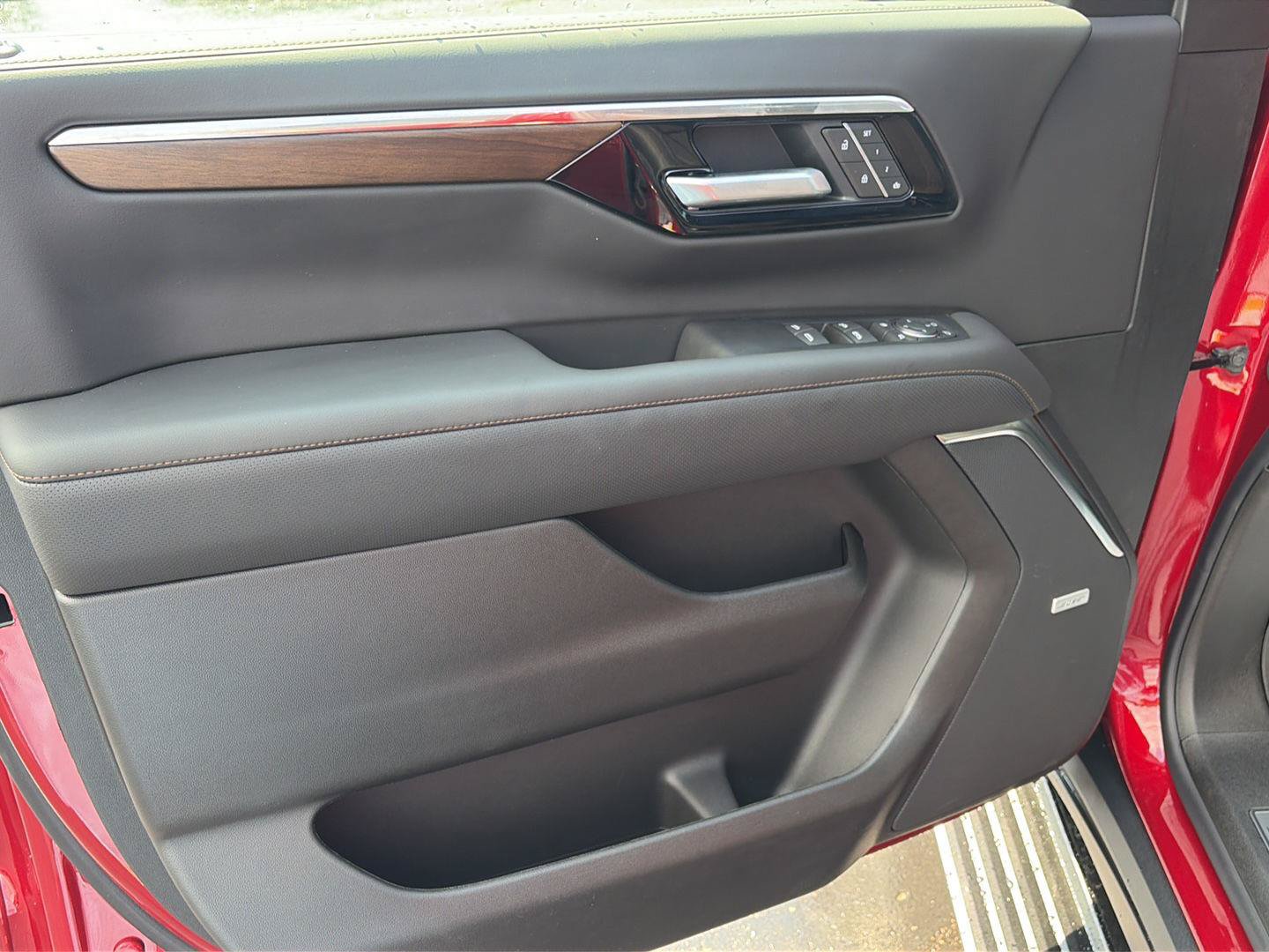 New 2026 Chevrolet Tahoe High Country AWD/4WD image 9