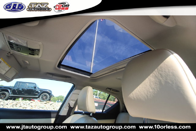 Used 2013 Lexus CT 200h w/ Premium Pkg w/Backup Camera FWD image 12