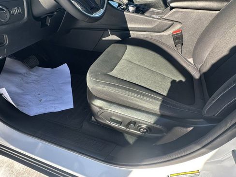 Used 2024 Jeep Grand Cherokee Laredo image 20