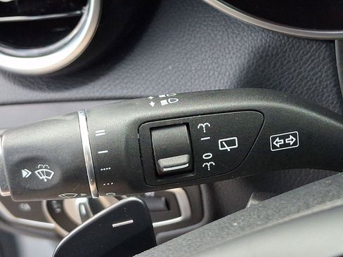 Used 2019 Mercedes-Benz GLC 300 4MATIC image 27