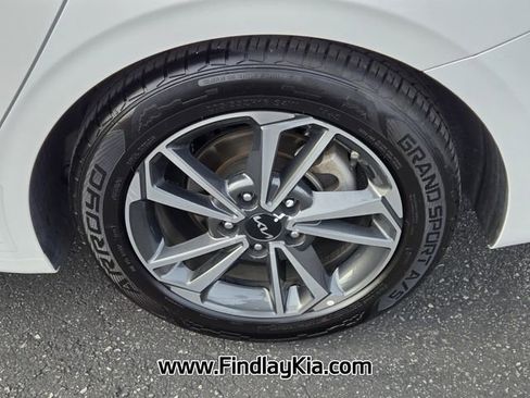 Certified 2023 Kia Forte LXS image 11