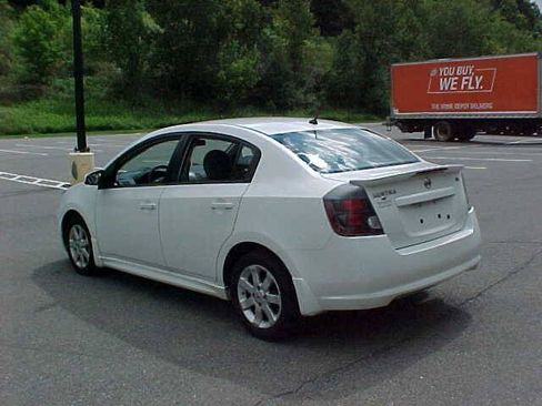 Used 2010 Nissan Sentra 2.0 SR FWD image 7