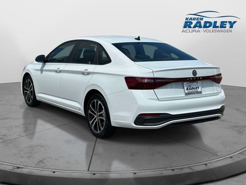 Certified 2026 Volkswagen Jetta Sport FWD image 4