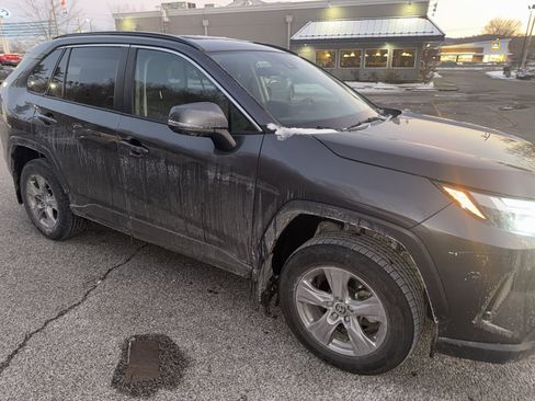 Used 2022 Toyota RAV4 XLE image 5