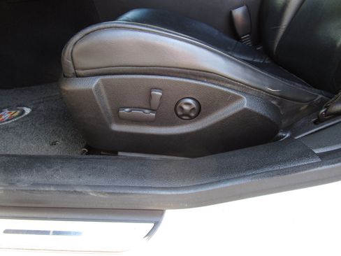 Used 2011 Cadillac STS image 18