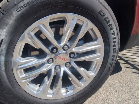 Used 2023 GMC Yukon SLT image 3