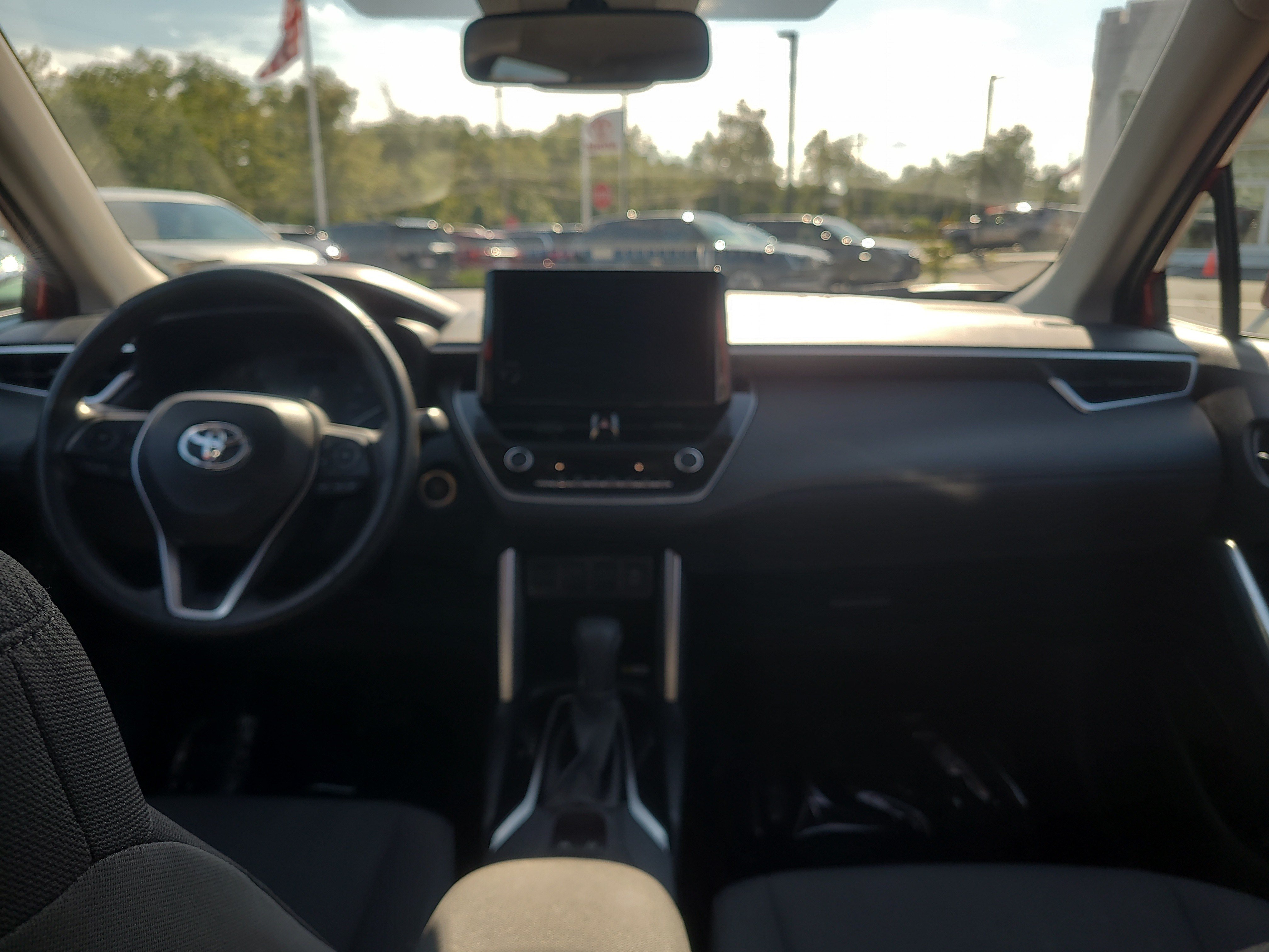 Certified 2023 Toyota Corolla Cross LE w/ Moonroof Package AWD/4WD image 18