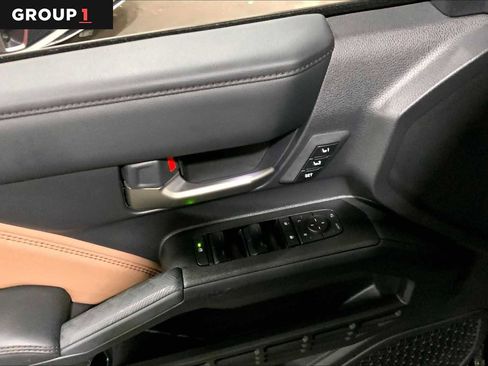 Used 2025 Toyota 4Runner Limited AWD/4WD image 36