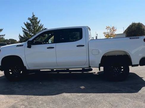 Used 2023 Chevrolet Silverado 1500 Custom Trail Boss w/ LPO, Dark Essentials Package image 6