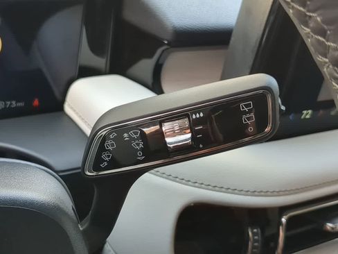 Used 2025 Lincoln Aviator Reserve w/ Luxury Package image 27