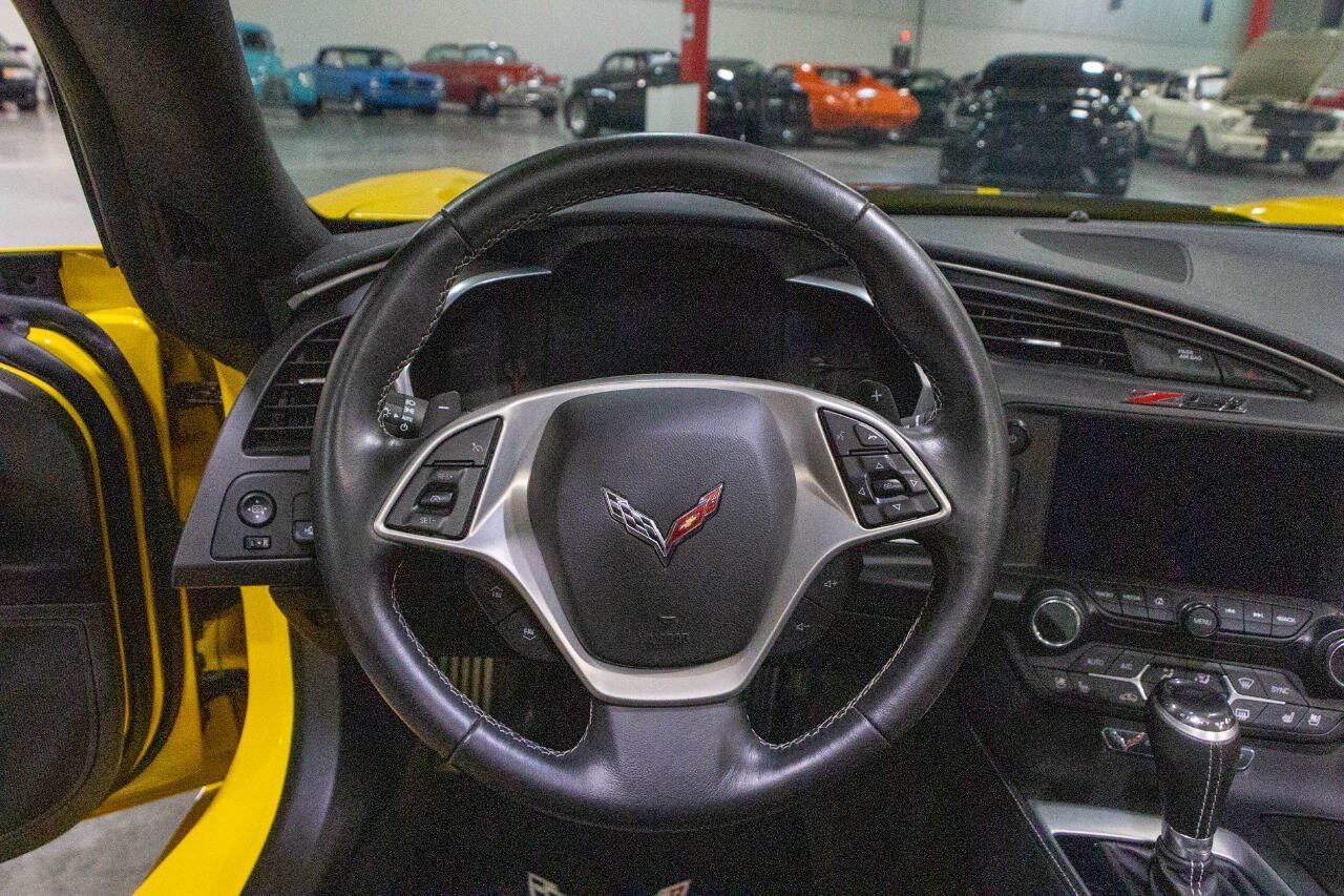 Used 2015 Chevrolet Corvette Stingray Coupe w/ 3LT Preferred Equipment Group RWD image 10