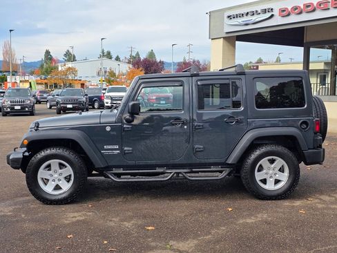 Used 2018 Jeep Wrangler Unlimited Sport S image 6