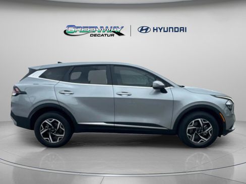 Used 2023 Kia Sportage LX AWD/4WD image 8