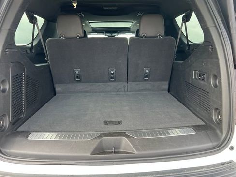 Used 2023 GMC Yukon XL AT4 w/ Technology Package image 16