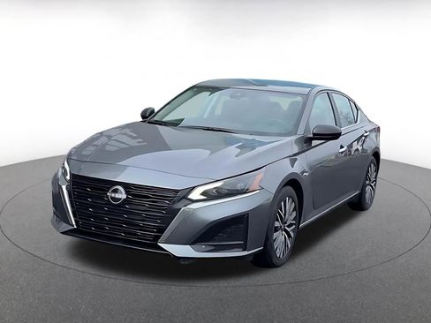 Used 2025 Nissan Altima 2.5 SV image 7