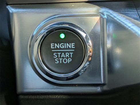 Used 2021 Ford F150 Lariat w/ Equipment Group 502A High image 31