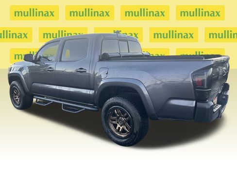 Used 2016 Toyota Tacoma SR5 image 10