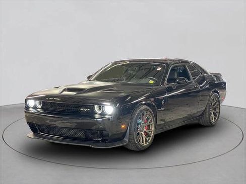 Used 2016 Dodge Challenger SRT Hellcat RWD image 4