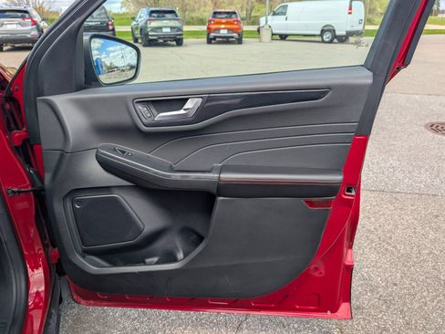 Used 2025 Ford Escape ST-Line Select AWD/4WD image 26