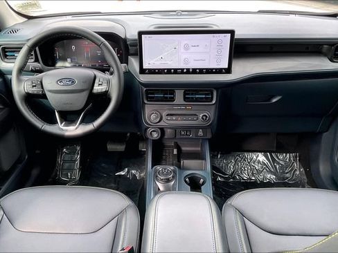 Used 2025 Ford Maverick Lobo AWD/4WD image 15