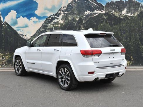 Used 2017 Jeep Grand Cherokee Overland w/ Jeep Active Safety Group AWD/4WD image 9