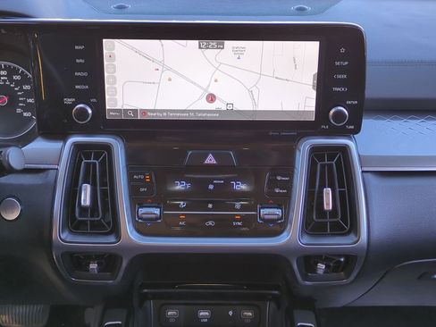 Certified 2023 Kia Sorento S w/ Panoramic Sunroof Package image 18