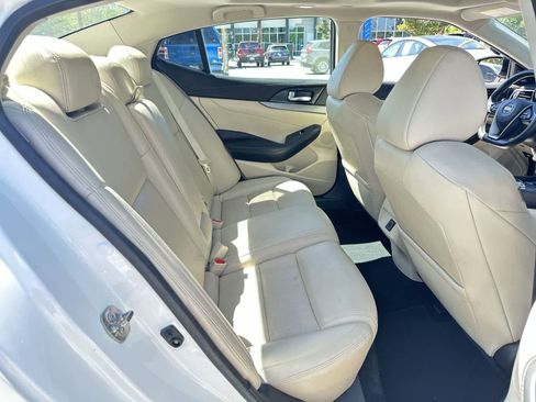 Used 2018 Nissan Maxima 3.5 SL image 19